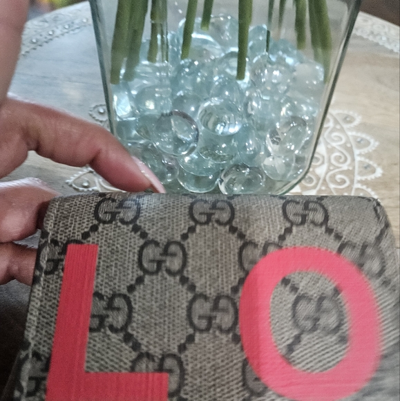 Gucci GG Supreme Love Wallet - Picture 3 of 11